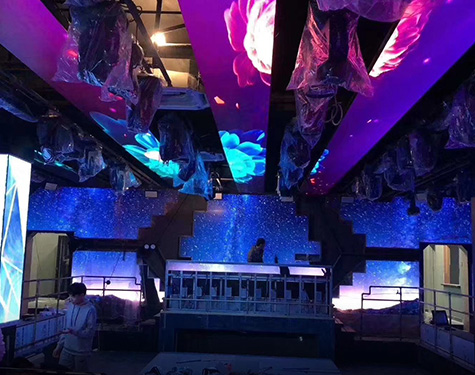 Zhongyi LED display to create a "Rubik's Cube Kingdom" Hebei Tianyuanggu holiday