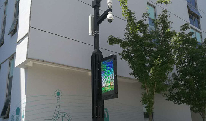 Smart city light pole screen